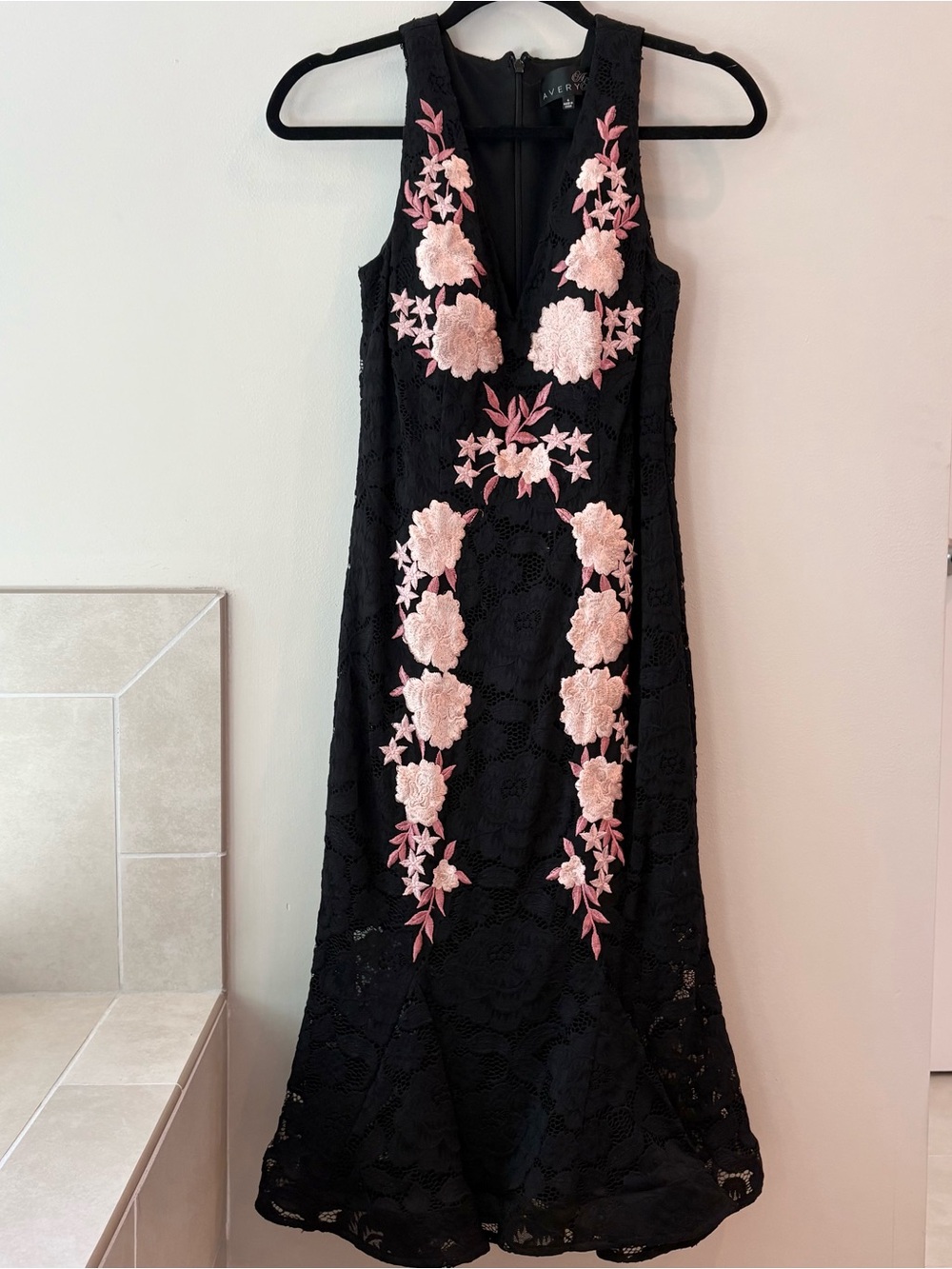 Avery G Black Lace Floral Embroidered Knee-Length Dress sz 4